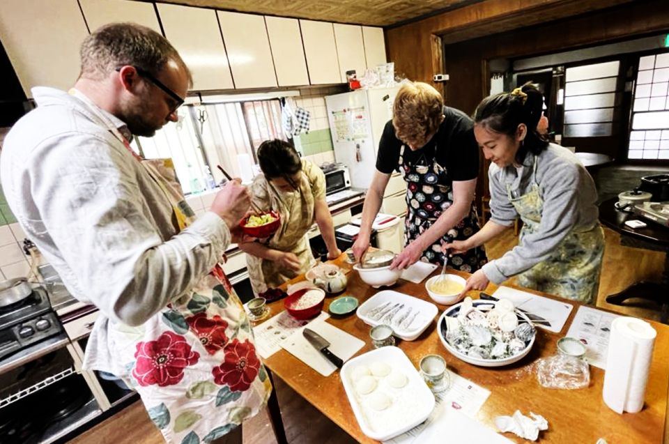 Corso di cucina giapponese sull'autentica tempura e la zuppa di miso a  Osaka