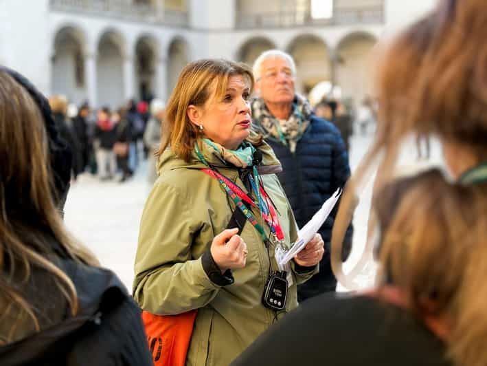 Krakow: Wawel Castle and Cathedral Guided Tour