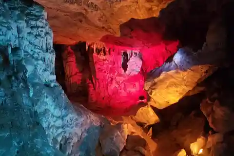 Oudtshoorn: Grutas de Cango, Rancho de Vida Selvagem de Cango Rancho de Avestruzes