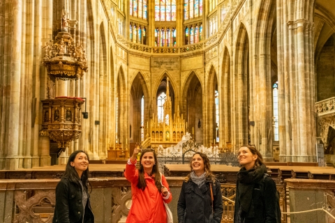 Prager Burg: Kleingruppentour mit Guide & EintrittKleingruppentour auf Französisch mit Guide & Eintritt