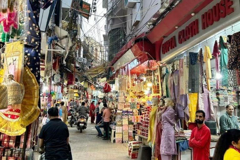 Delhi: Old Delhi Heritage Walk+Rikshaw Ride & Spice Market