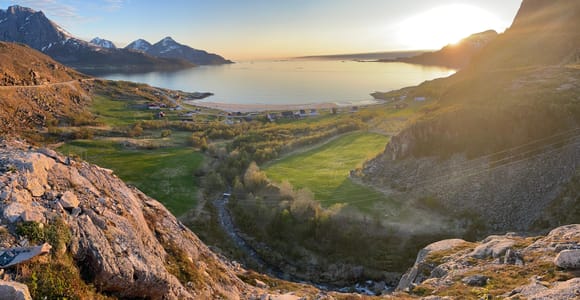 Tromsø: Guided Hiking Tour with Roundtrip Transfers