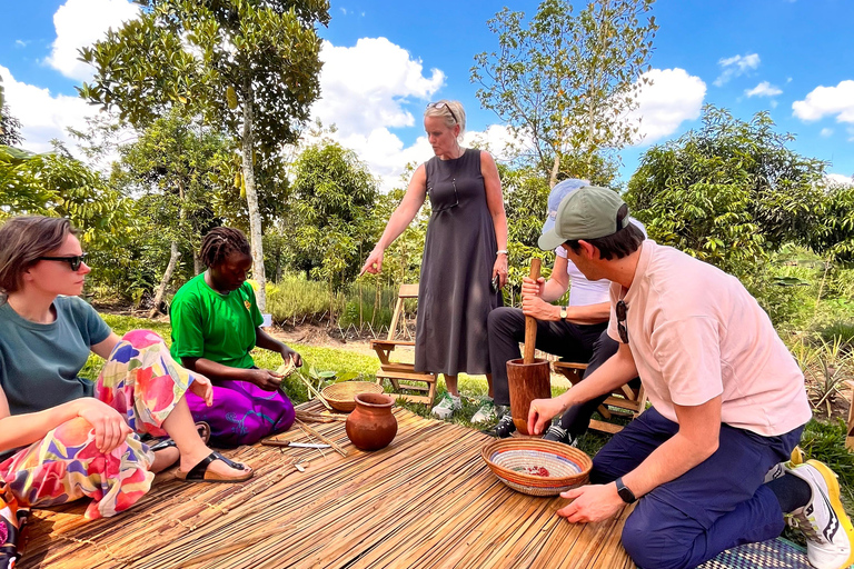 坎帕拉：埃瓦菲文化村一日游含午餐