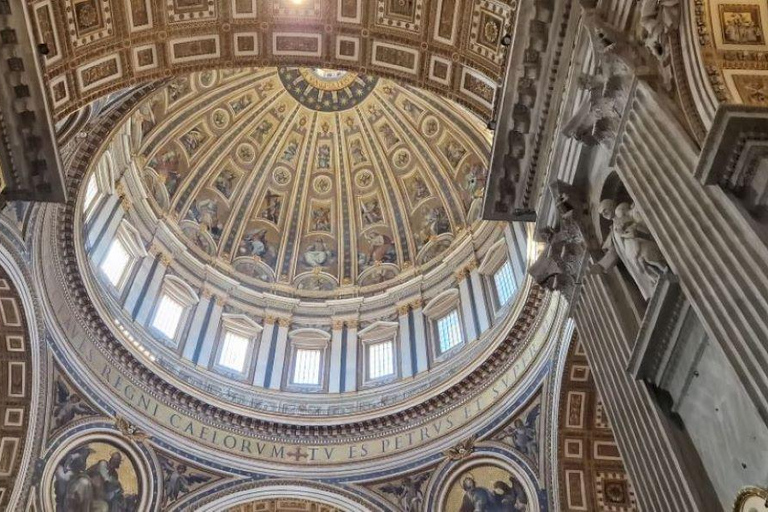 Roma: Tour della Basilica di San Pietro, delle Tombe Papali e della Scalata della CupolaTour di gruppo in inglese