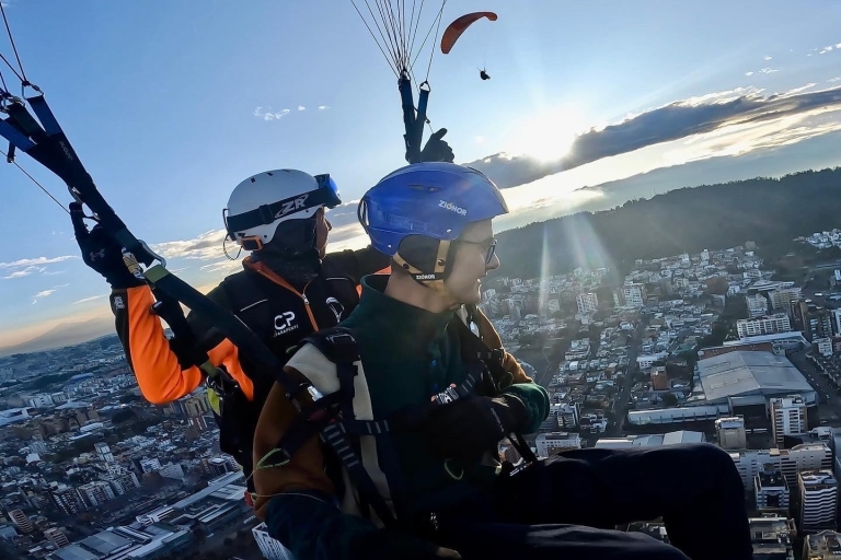 Parapente sobre Quito : sobrevuela la ciudad en Parapente