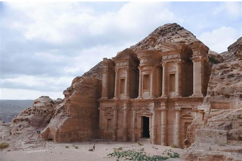 Da Swemeh/Mar Morto: Tour privato di un giorno intero a PetraTrasporto e biglietto d&#039;ingresso a Petra