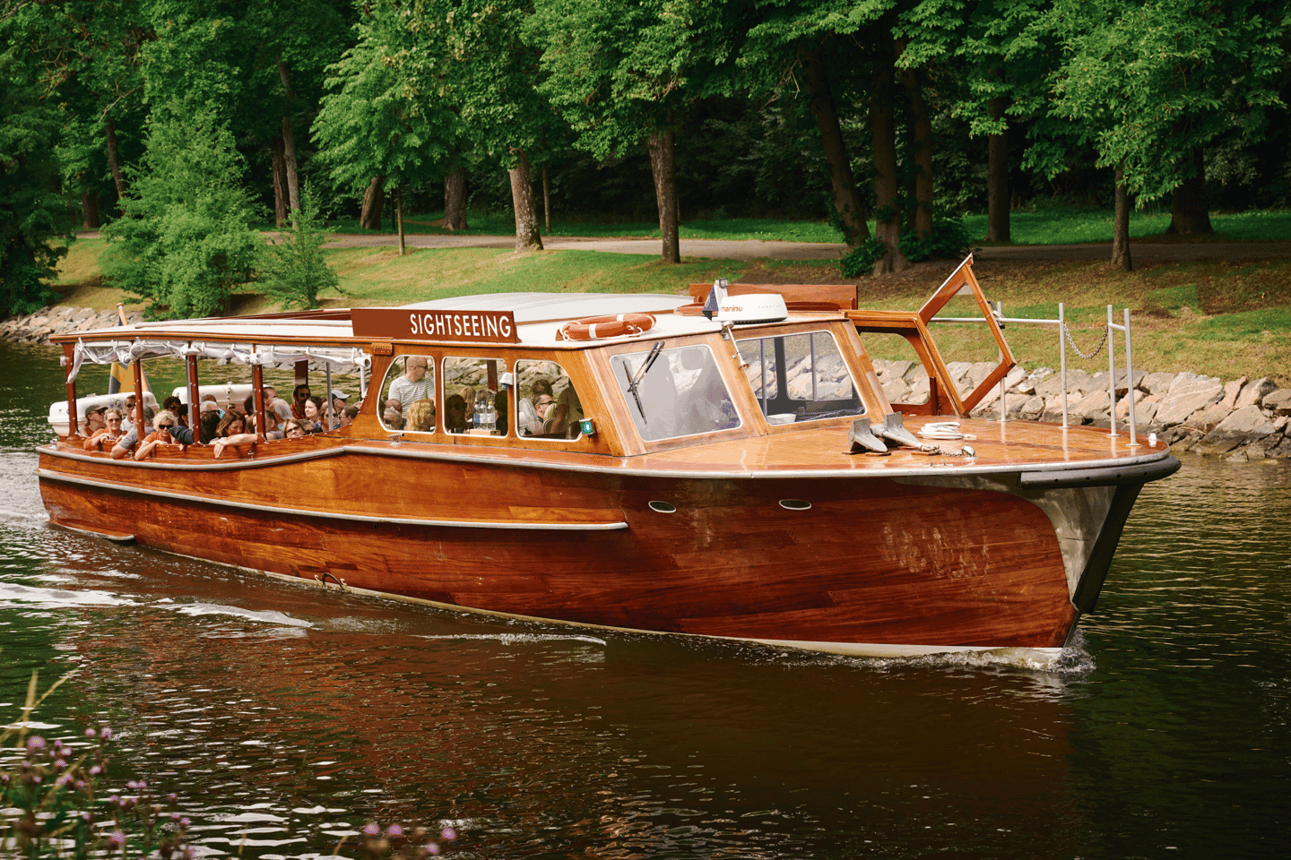 Stockholm: Guided Archipelago Tour by Classic Wooden Boat