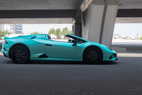 Experience Dubai in a Lamborghini