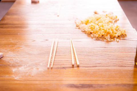 Osaka: Chopstick-Making Workshop with Local Instructor