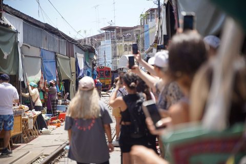 Bangkok: Maeklong Railway Market and Floating Market TourRiver City Bangkok Meeting Point