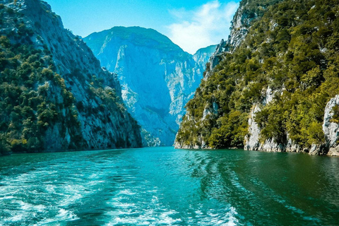 From Tirana: Valbona Valley and Prizren 2 Day Tour German-speaking