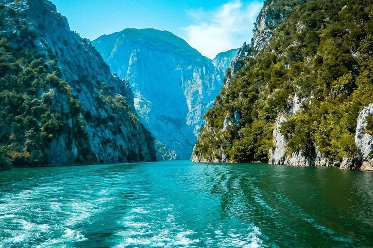 From Tirana: Valbona Valley and Prizren 2 Day Tour German-speaking