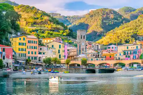 5 TERRE PRIVATE BOAT TOUR WITH SKIPPER