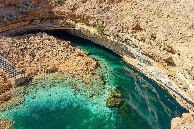 3-Day Oman Adventure: Wadis, Desert Camping & Meals by Guide