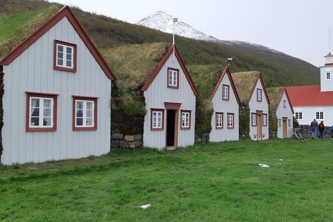 Akureyri: 4-Day Knitting Tour with the locals