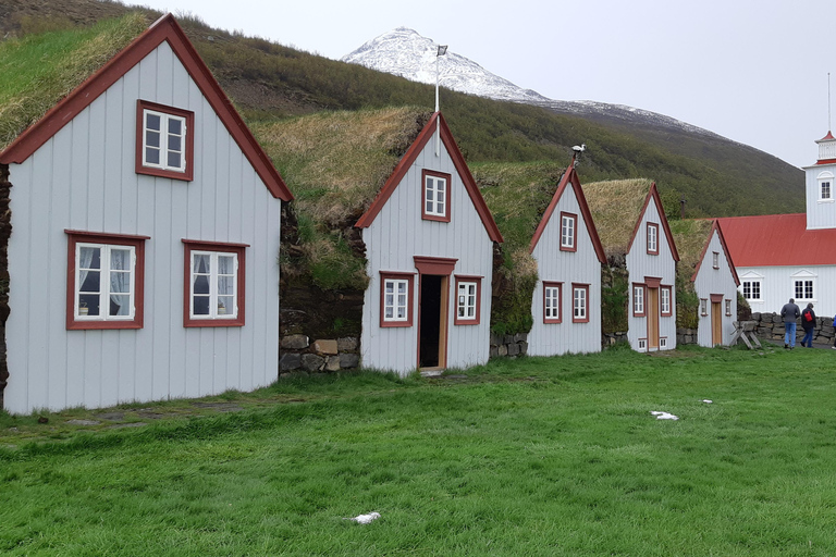 Akureyri: 4-Day Knitting Tour with the locals