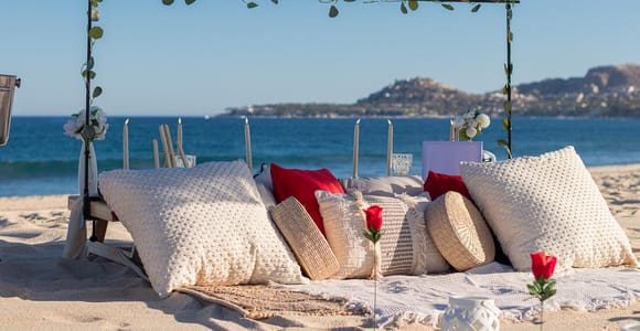 Luxury beachfront picnic in Los Cabos