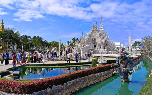 Chiang Mai: White & Blue Temples, Black House & Hill Tribes