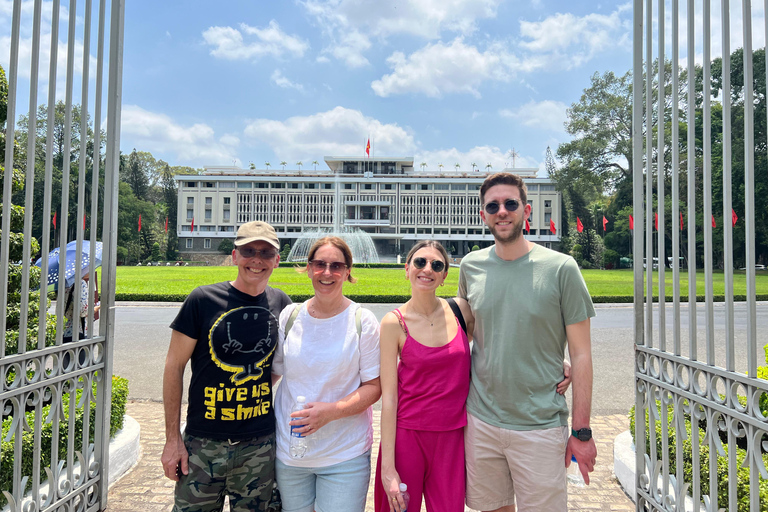 Ho Chi Minh: Guided Walking Tour of Saigon&#039;s Main SightsShared Group Tour