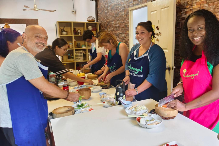 Chiang Mai: Morning Cooking Class with Market Visit