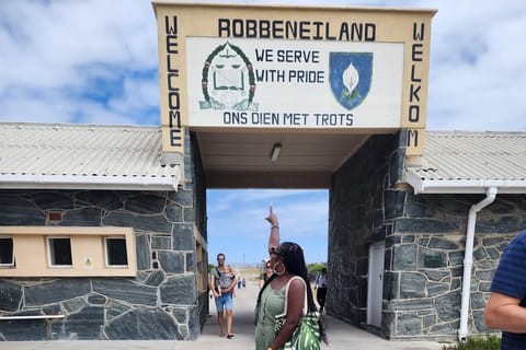 Cape Town: Robben Island, Bo-Kaap, and Diamond Factory Tour