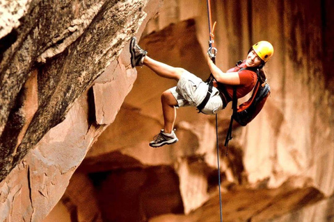 Moab: Morning Glory Arch Canyoneering äventyr