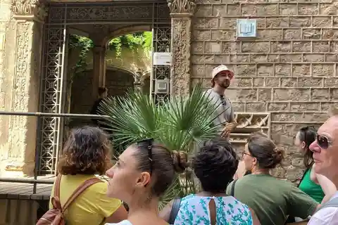Barcelone : Sagrada Familia, modernisme et vieille ville