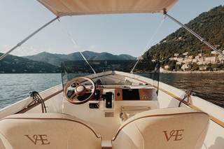 Lago di Como: tour in barca privato con prosecco