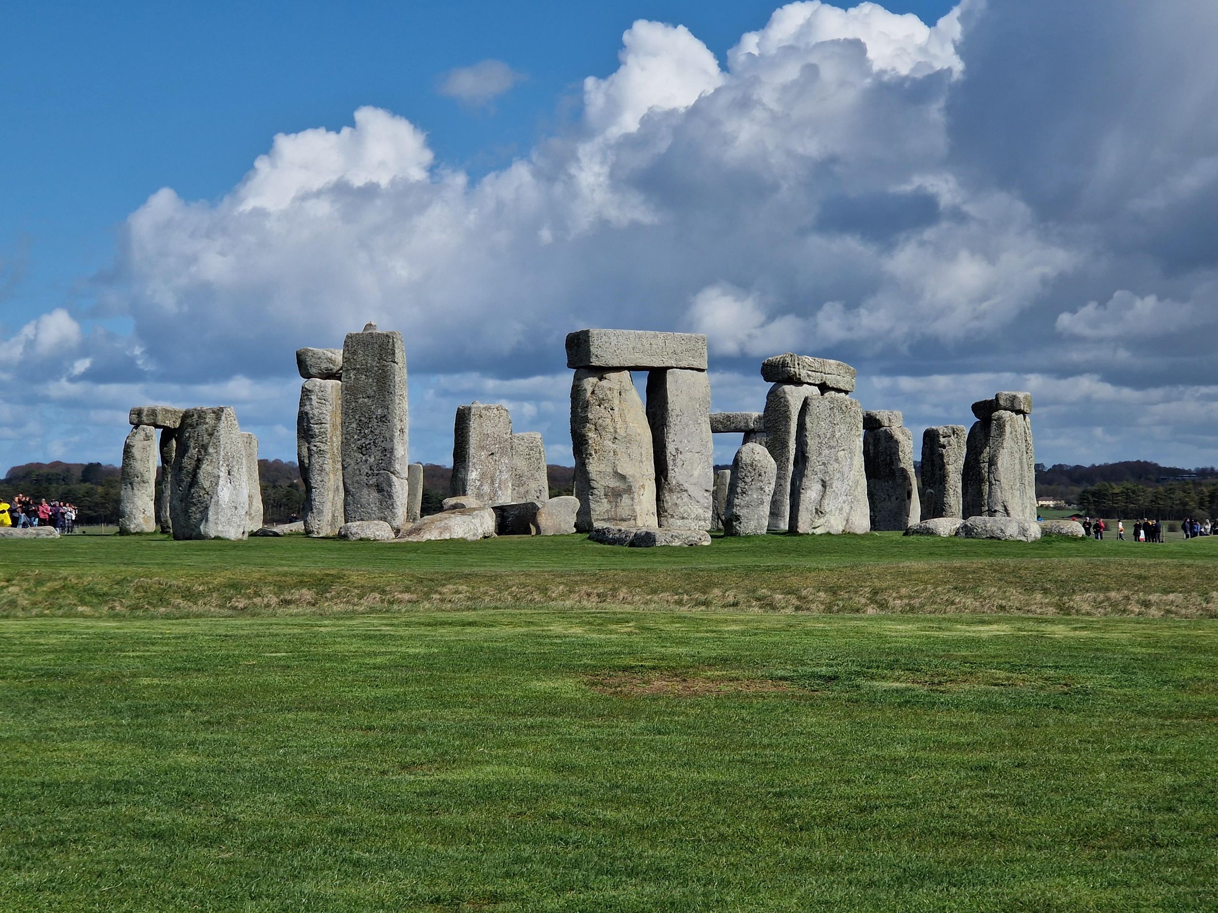 Salisbury: Stonehenge, Old Sarum und Tour durch ein verborgenes Tal