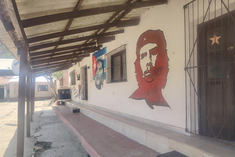 Sucre: 2-Day Che Guevara Route Tour in the Bolivian Valleys