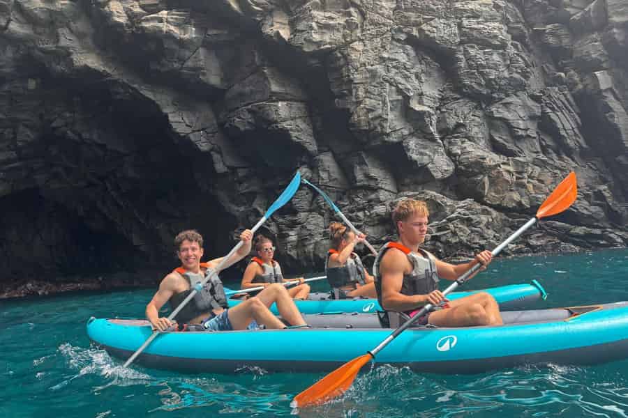 Los Cristianos: Kajak- & Schnorcheltour mit Delfinen und Schildkröten. Foto: GetYourGuide
