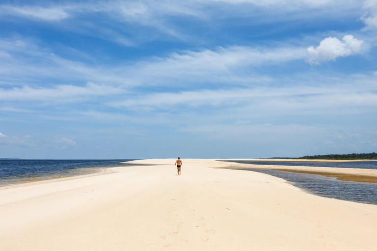 Tour of the beaches and communities of the Arapiuns River