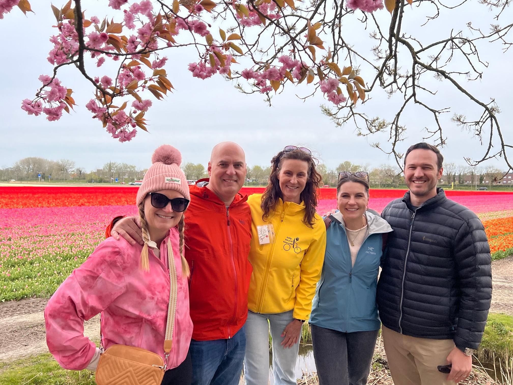 Genieße die Tulpenfelder mit dem Fahrrad und einem Guide (kleine Gruppe)!