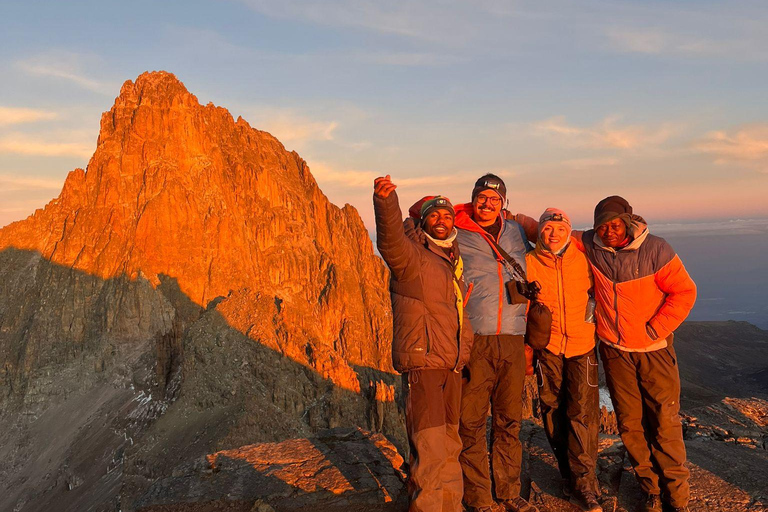 Dagtrip Wandelavontuur naar Mt. Kenya National ParkMT Kenia wandelen