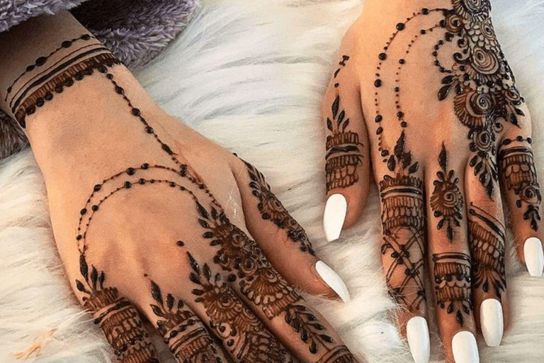 阿格拉：女性专属指甲花纹身和街头美食之旅阿格拉：适合女性的指甲花纹身和街头美食之旅