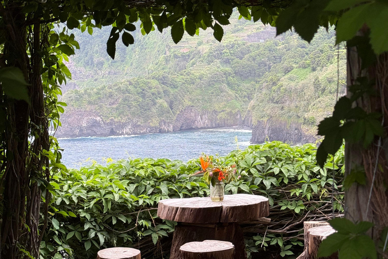 Madera: wycieczka jeepem z tyrolką, huśtawką i wulkanicznymi basenamiMadera: wycieczka jeepem z tyrolką, huśtawką i basenami wulkanicznymi