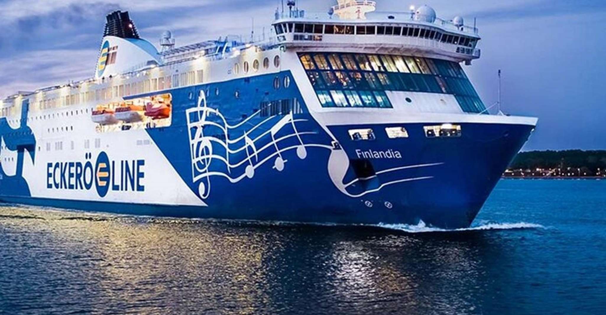 Helsinki: Tallinn Guided Day Tour with Ferry Crossing