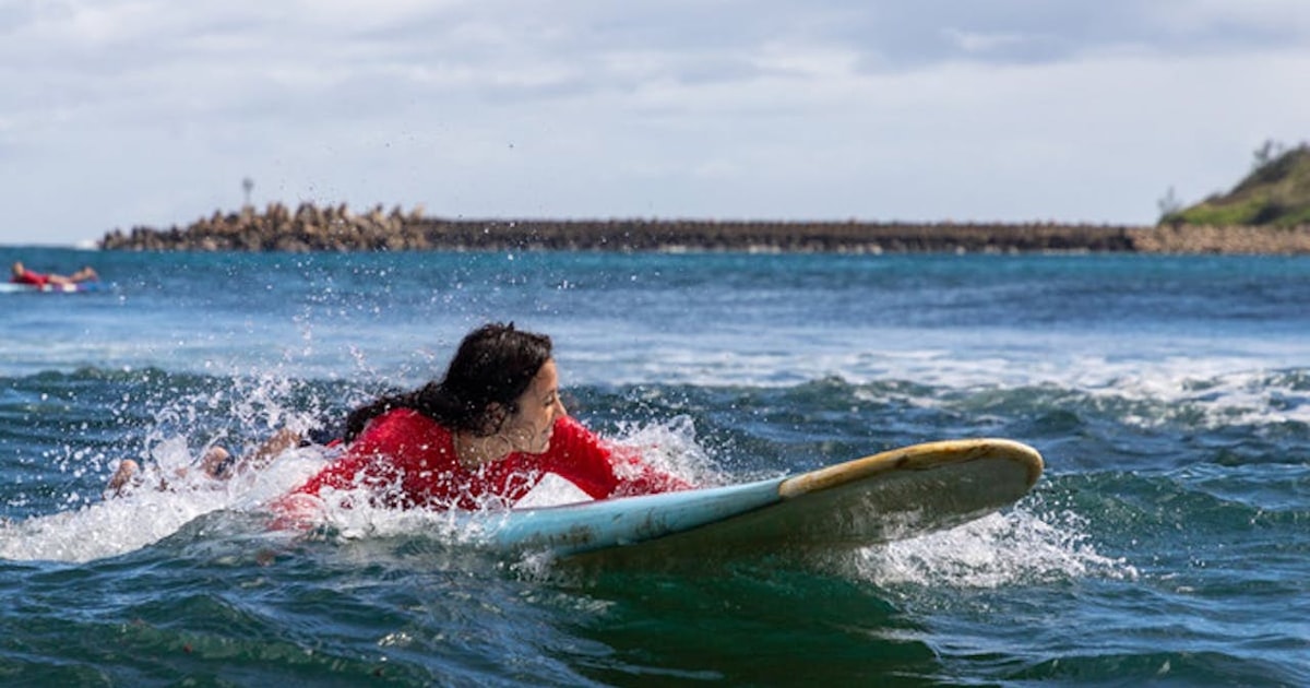 Kauai surfen op het strand van Kalapaki GetYourGuide