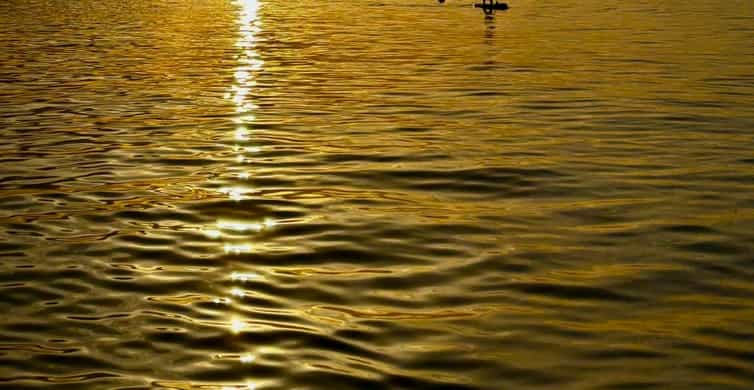 Barcelona: Paddleboarding at Sunrise. Includes: instructor, photos, equipment photo 4