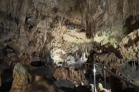 Da Atene: Tour privato di un giorno a Mani con le grotte di Diros