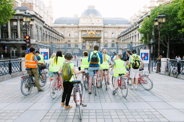 Paris Evening Snapshot Bike Tour