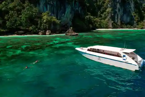 Phuket: Speedbådstur til Coral Island & Racha Island