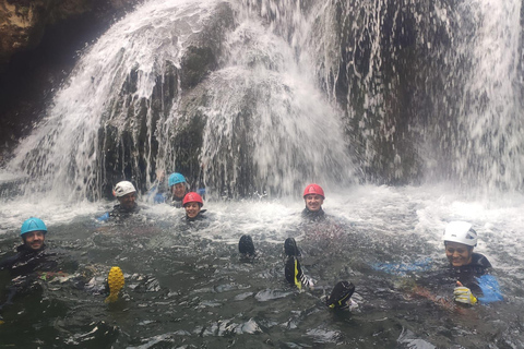 Cazorla: Beginners' Canyoning - Canyoning Experience.