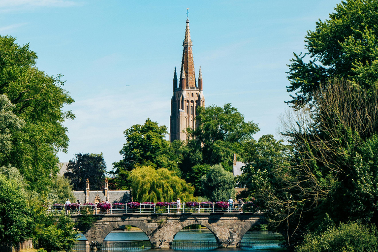 Bruges: Walking Tour, praline, Canal Cruise, and Burger Meal