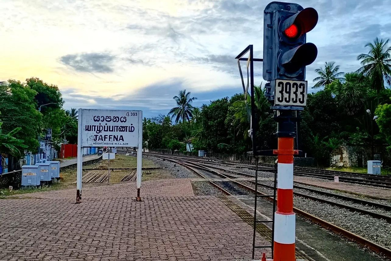 From Colombo: Jaffna Private Transfer with Scenic Stops