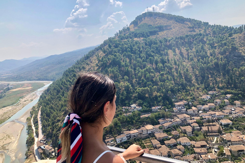 Excursion d'une journée à Berat et au lac Belsh depuis TiranaExcursion d'une journée à Berta et Belsh comme à Tirana