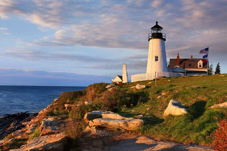 Boothbay Harbor Cruise: Lighthouses, Lobster Haul, and Seals | GetYourGuide