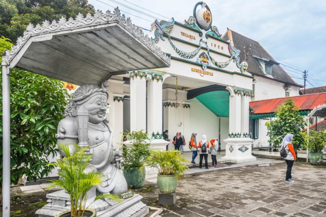 Visit Yogyakarta Sultan's Palace and Water Castle Walking Tour in Sleman, Indonesia