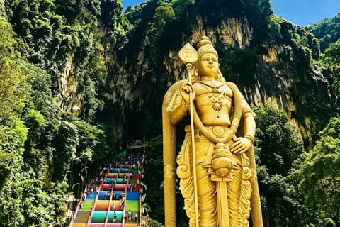 From Kuala Lumpur: Putrajaya & KL Highlights Private Tour