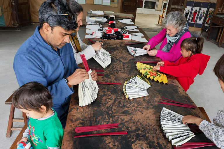 Yangshuo: Peng Family Fan Painting Workshop in Fuli Fan Painting Workshop
